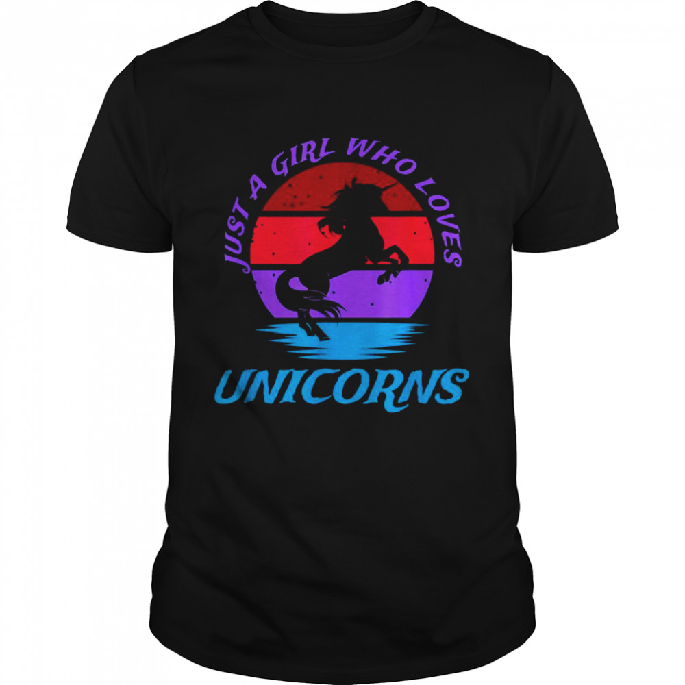 Just a girl who loves Unicorns beautiful sunset  Classic Men's T-shirt