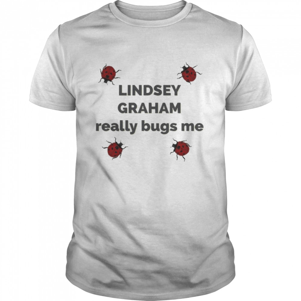 Lindsey Graham Really Bugs Me Dark Text T-shirt Classic Men's T-shirt