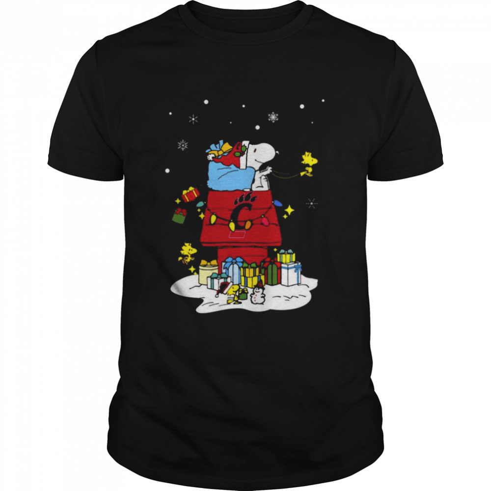 Cincinnati Bearcats Santa Snoopy Wish You A Merry Christmas 2022 Shirt