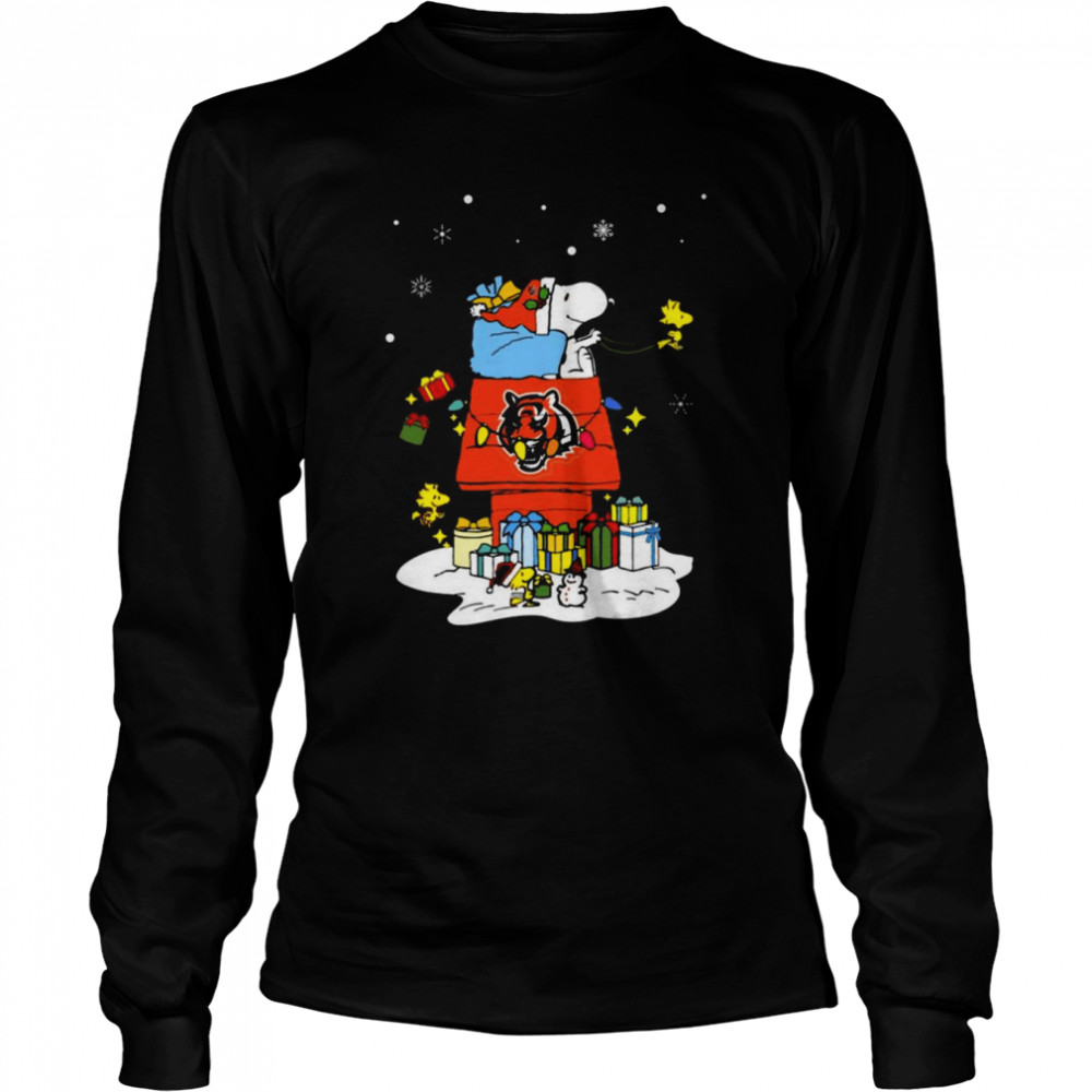 Cincinnati Bengals Santa Snoopy Wish You A Merry Christmas 2022 Long Sleeved T-shirt