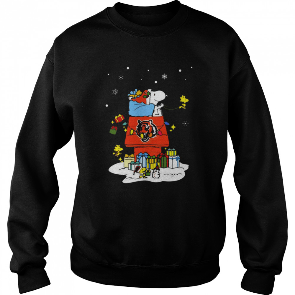 Cincinnati Bengals Santa Snoopy Wish You A Merry Christmas 2022 Unisex Sweatshirt