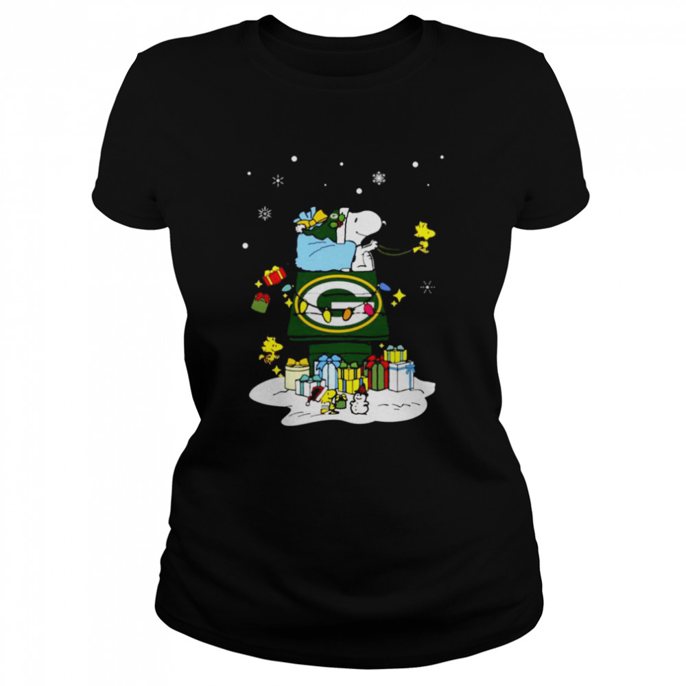 Green Bay Packers Santa Snoopy Wish You A Merry Christmas 2022 Classic Women's T-shirt