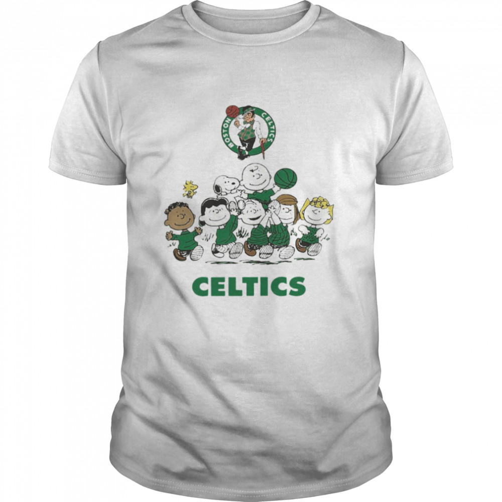Boston Celtics Basketball Snoopy Celtics  Classic Men's T-shirt