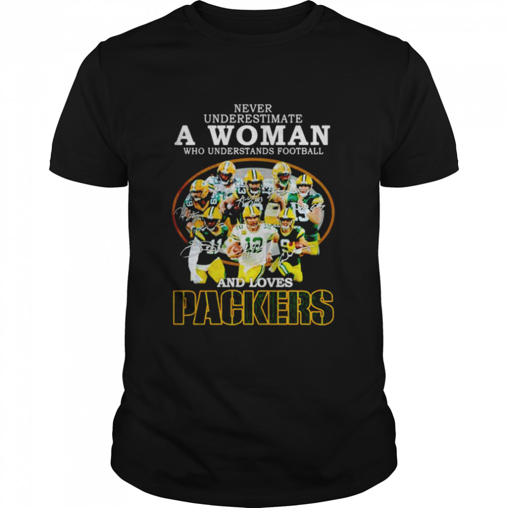 Never underestimate a woman who understands football and loves Packers signatures 2022 T-shirt Never underestimate a woman who understands football and loves Packers signatures 2022 T-shirt