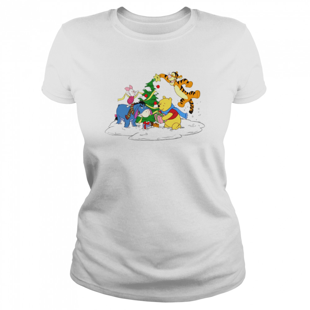 Decorating Christmas Tree Winnie The Pooh shirt Classic Women's T-shirt