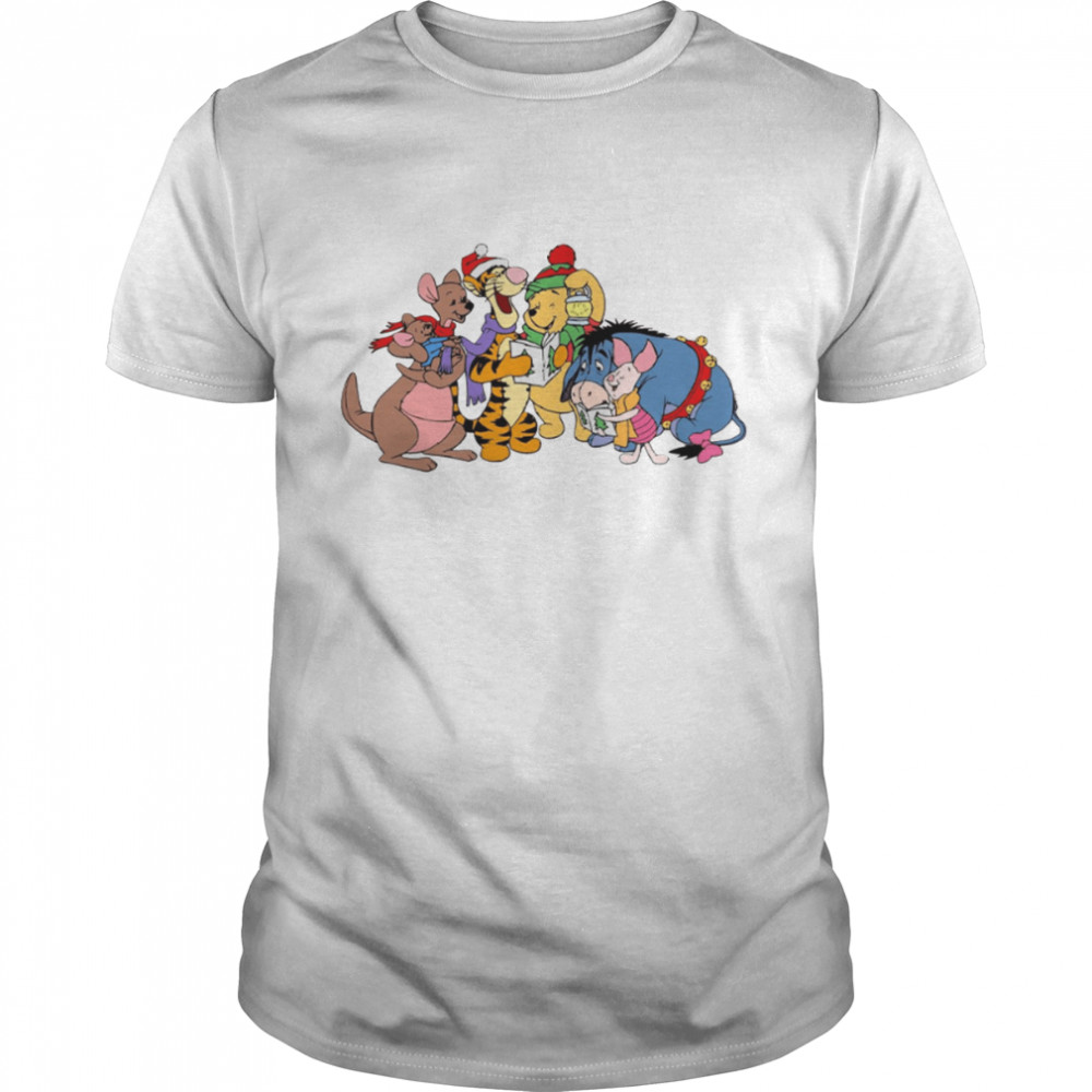 Reading A Book Under Snow Christmas Design Winnie The Pooh shirt Classic Men's T-shirt