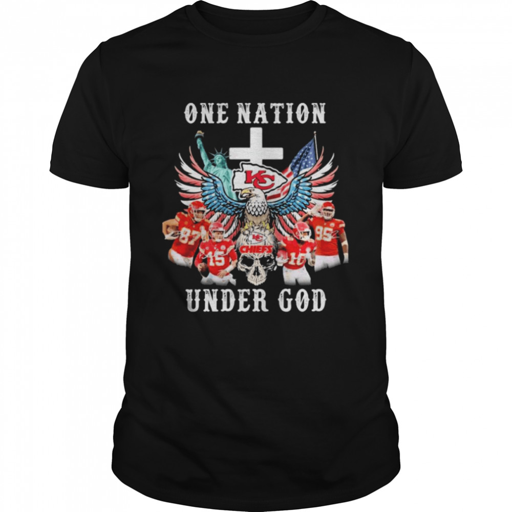 Eagle Holding Skull Kansas City Chiefs One Nation Under God Signatures  Classic Men's T-shirt