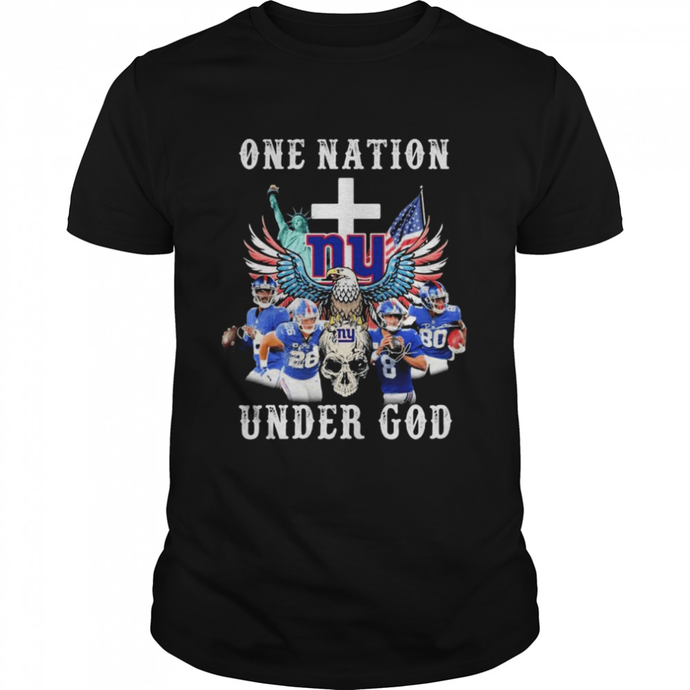 Eagle Holding Skull New York Giants One Nation Under God Signatures  Classic Men's T-shirt