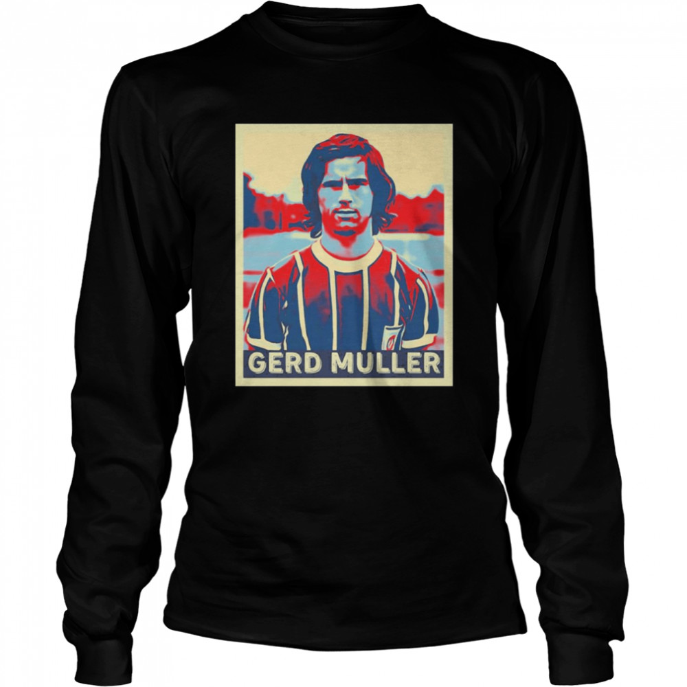 Gerd Muller Football graphic legend t-shirt Long Sleeved T-shirt